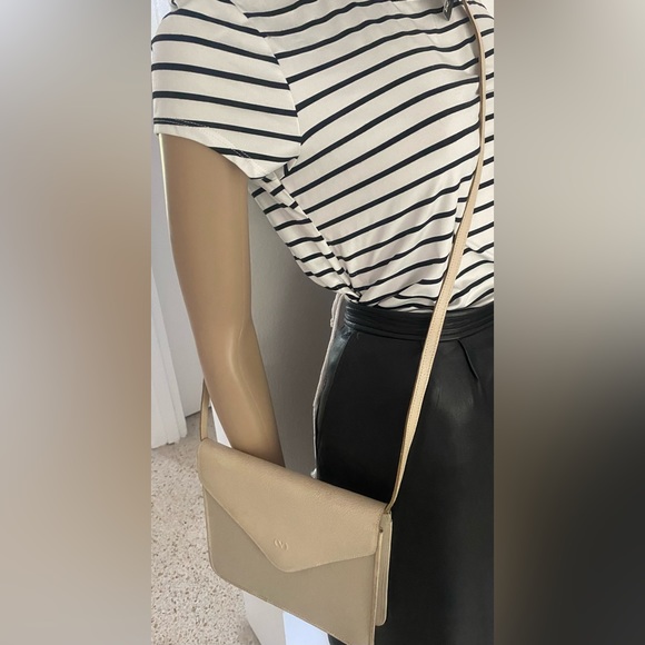 RARE Valentino crossbody. Genuine leather. In good vintage condition. - Picture 6 of 8